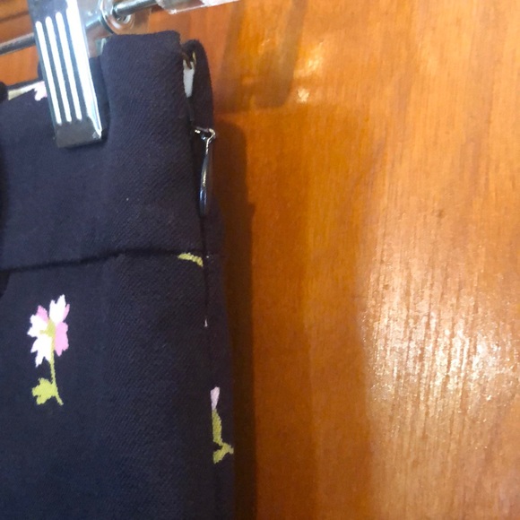 J.Crew Factory Navy floral Winnie Capri pant;Sz 0 - Picture 5 of 10